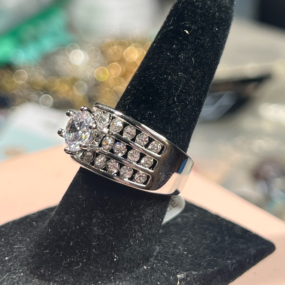Elegant Silver Ring with CZ Clear Stones wedding ring style